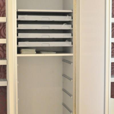 Espositore occhiali da parete Sistema Cargo per stivaggio foderi e montature aperto